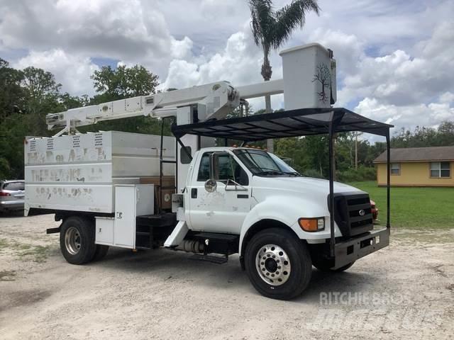 Ford F-750 Pacēlāji uz automašīnas bāzes