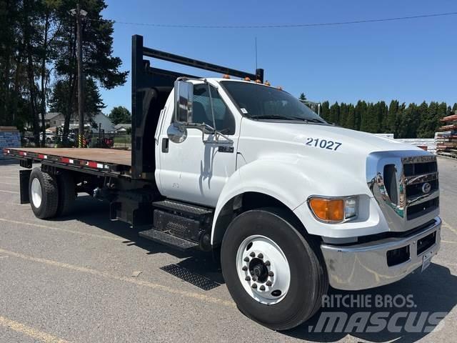 Ford F-750 Pašizgāzējs