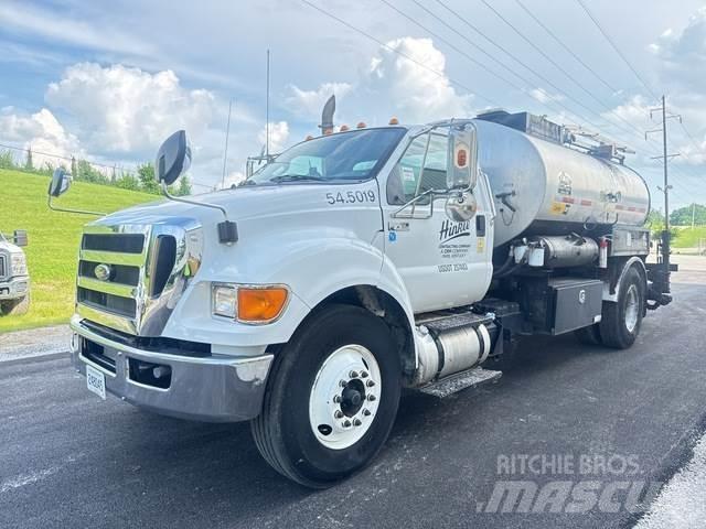 Ford F-750 Betonvedēji