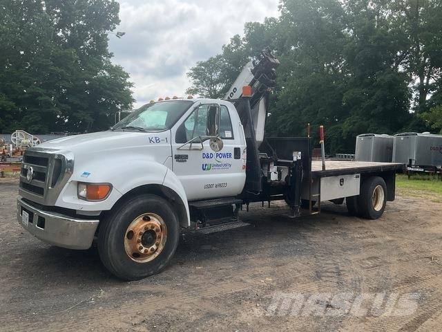 Ford F-750 Platformas/izkraušana no sāniem