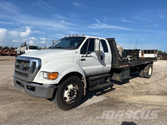 Ford F-750 Platformas/izkraušana no sāniem