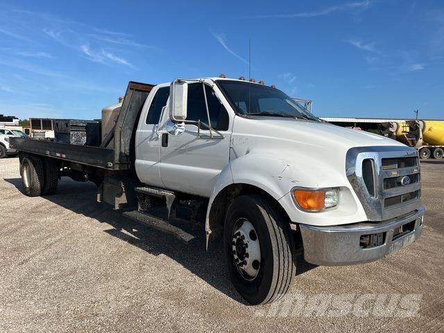 Ford F-750 Platformas/izkraušana no sāniem