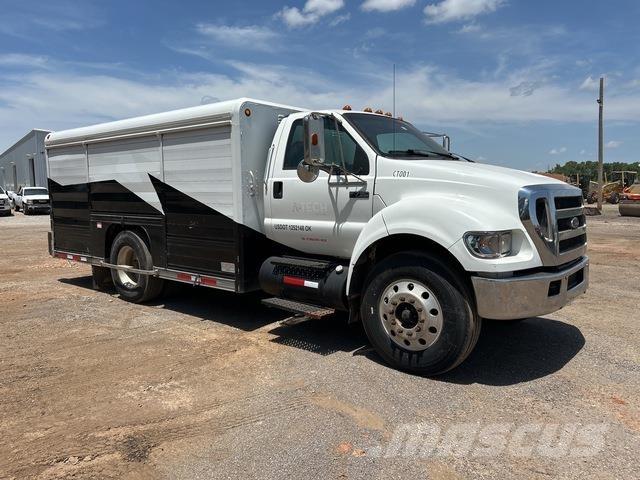 Ford F-750 Autocisterna