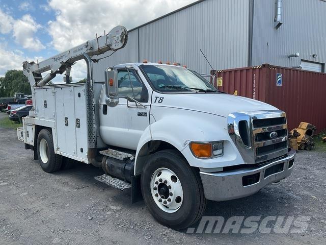 Ford F-750 Vieglais kravas automobilis/izkraušana no sāniem