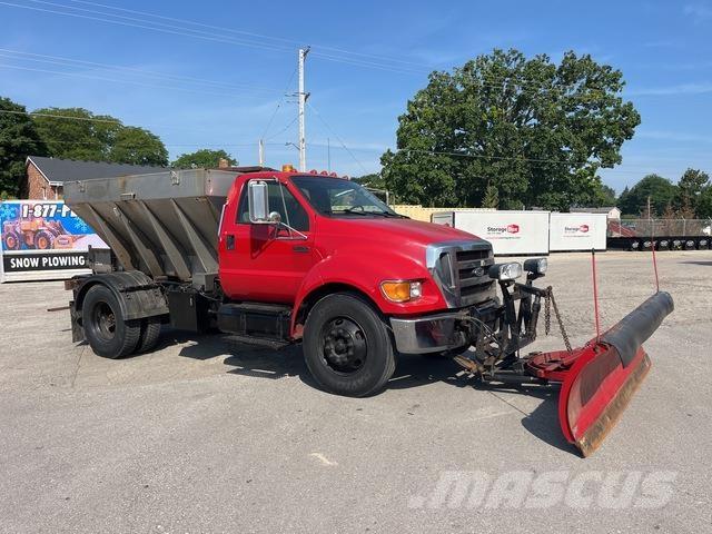 Ford F-750 Sniega naži un tīrītāji