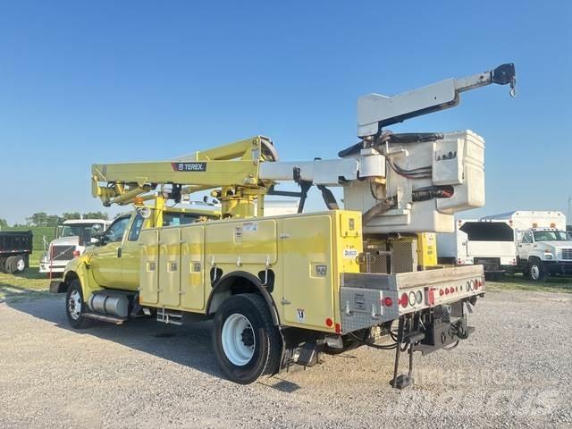 Ford F-750 Pacēlāji uz automašīnas bāzes