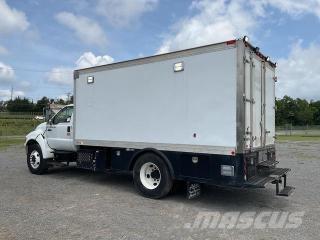 Ford F-750 Būvniecība- Citi