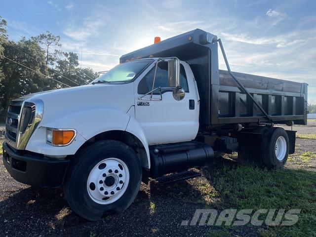 Ford F-750 Pašizgāzējs