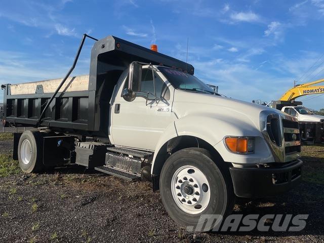 Ford F-750 Pašizgāzējs
