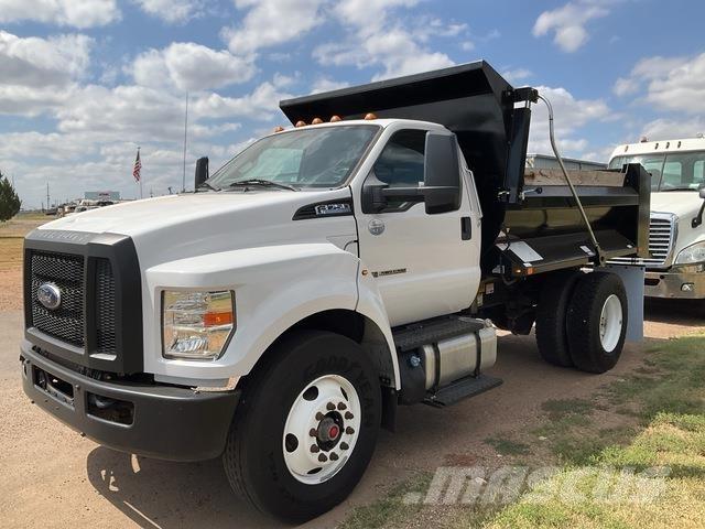 Ford F-750 Pašizgāzējs