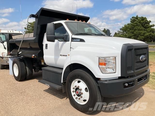 Ford F-750 Pašizgāzējs