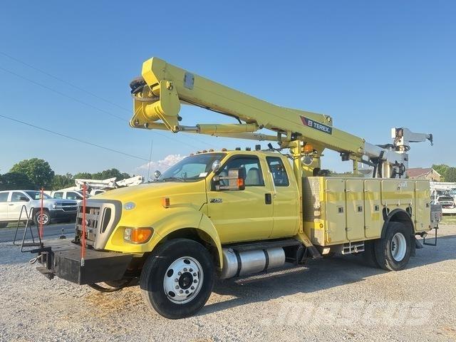 Ford F-750 Pacēlāji uz automašīnas bāzes