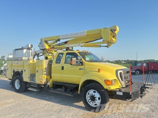 Ford F-750 Pacēlāji uz automašīnas bāzes