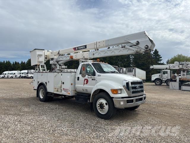 Ford F-750 Pacēlāji uz automašīnas bāzes