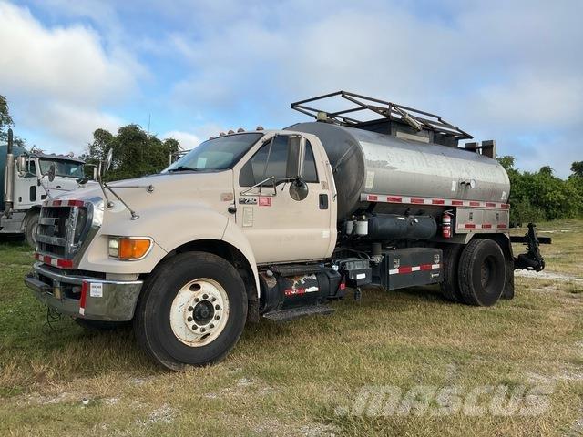 Ford F-750 Betonvedēji