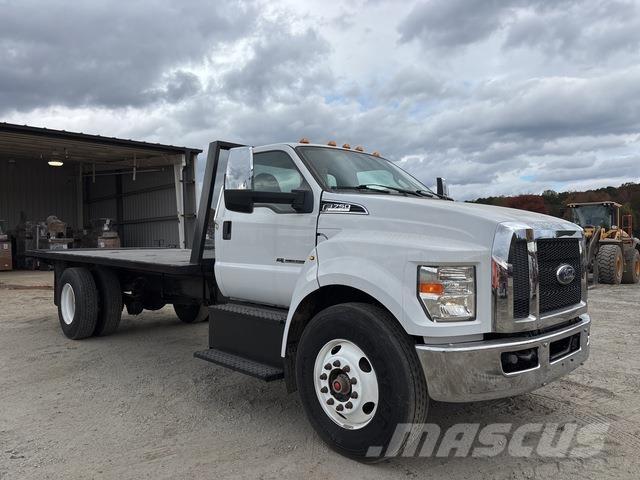 Ford F-750 Platformas/izkraušana no sāniem