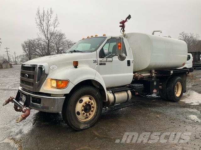 Ford F-750 Ūdens mašīnas