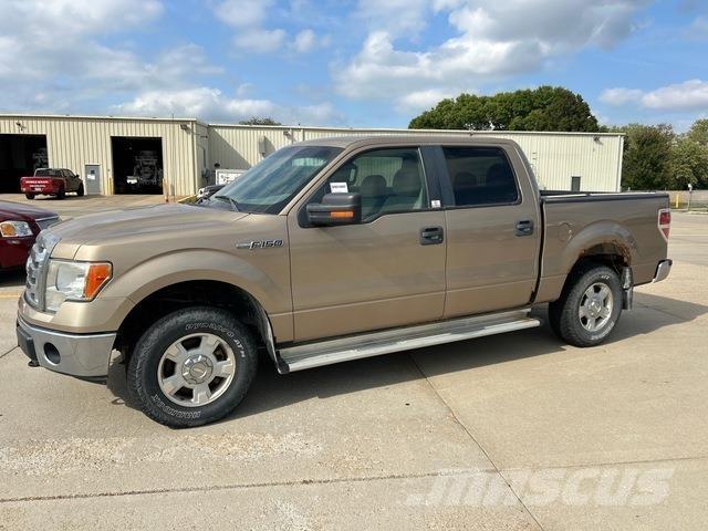 Ford F150 XLT Vieglais kravas automobilis/izkraušana no sāniem
