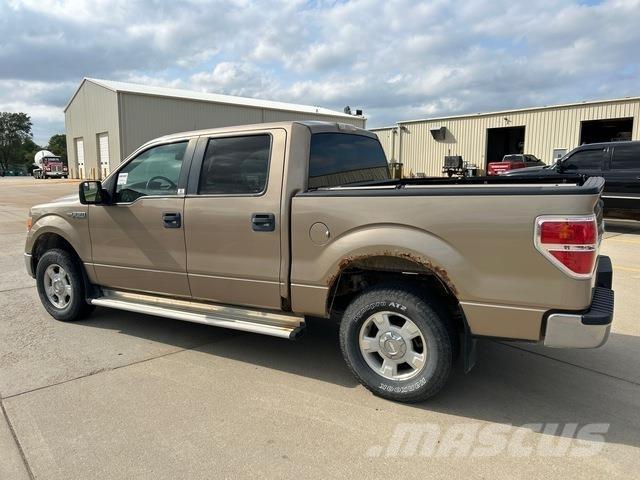 Ford F150 XLT Vieglais kravas automobilis/izkraušana no sāniem