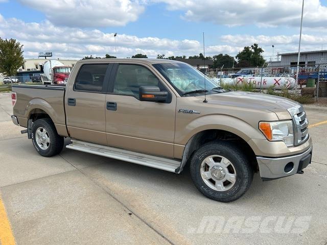 Ford F150 XLT Vieglais kravas automobilis/izkraušana no sāniem
