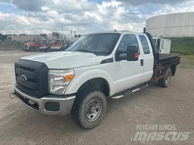 Ford F250 Platformas/izkraušana no sāniem