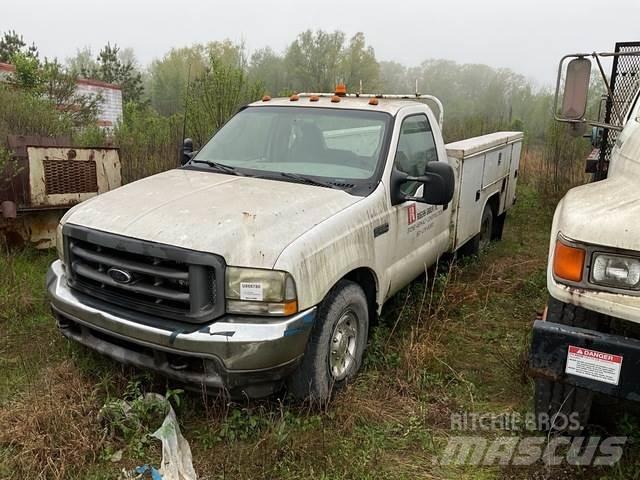 Ford F350 Vieglais kravas automobilis/izkraušana no sāniem