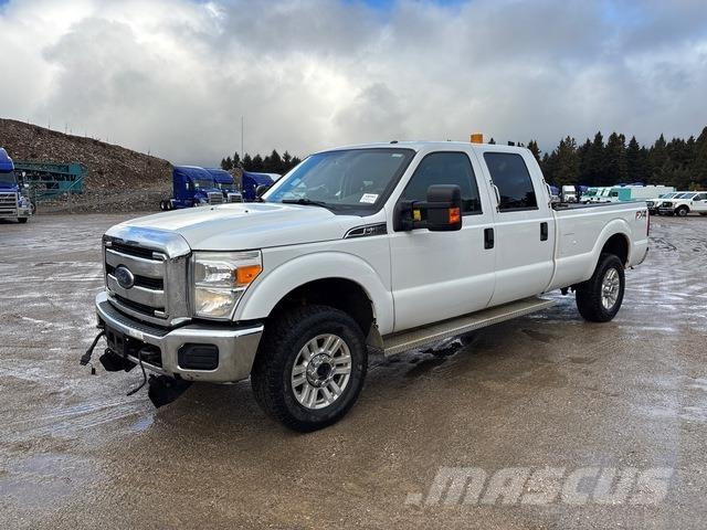 Ford F350 Vieglais kravas automobilis/izkraušana no sāniem