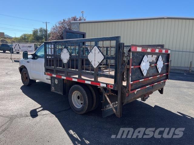 Ford F350 Platformas/izkraušana no sāniem