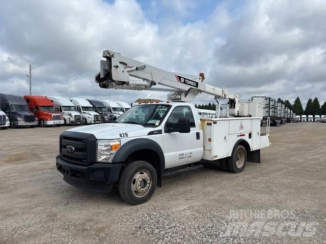 Ford F550 Pacēlāji uz automašīnas bāzes