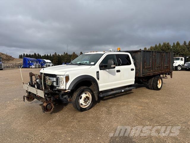 Ford F550 Platformas/izkraušana no sāniem