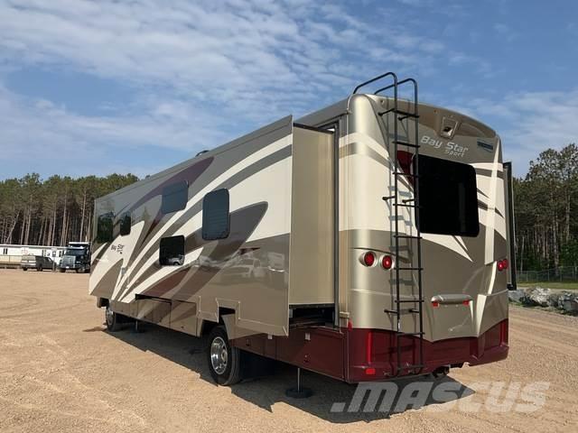 Ford F5DS Kemperi un dzīvojamās piekabes