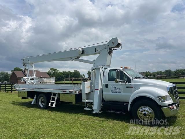Ford F750 Platformas/izkraušana no sāniem