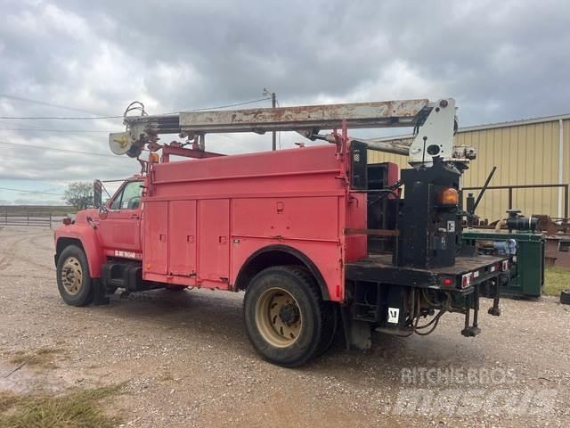 Ford F800 Vieglais kravas automobilis/izkraušana no sāniem