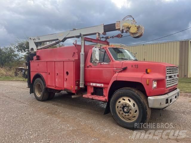 Ford F800 Vieglais kravas automobilis/izkraušana no sāniem