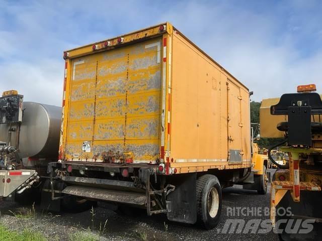 Ford L8000F Furgons