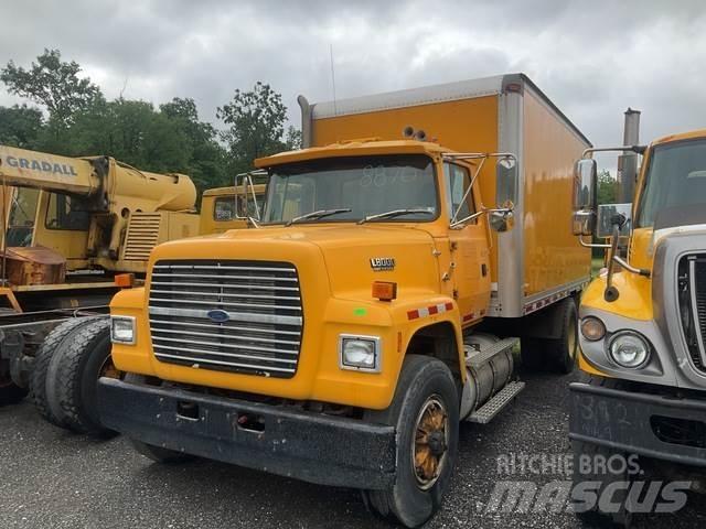 Ford L8000F Furgons