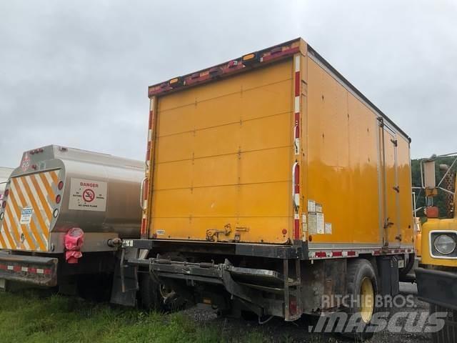 Ford L8000F Furgons