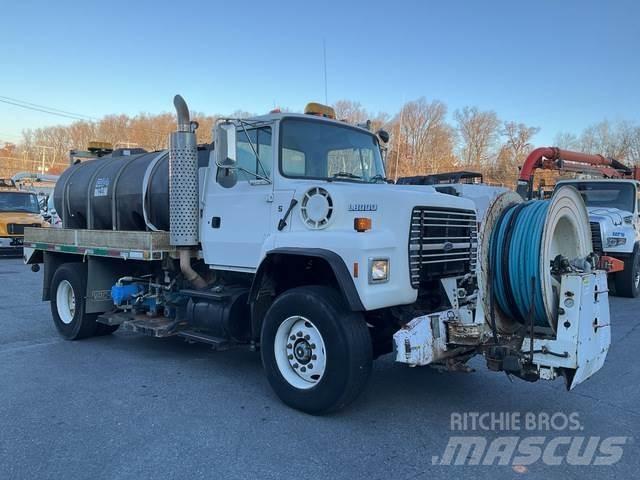 Ford L9000 Kombinētās vakumsūkņa mašīnas