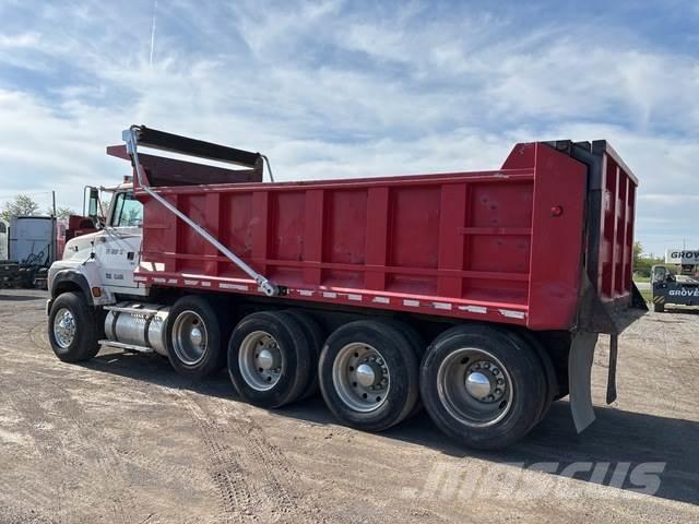 Ford L9000 Pašizgāzējs