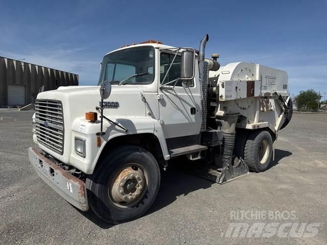 Ford LN7000 Ielu tīrāmās mašīnas