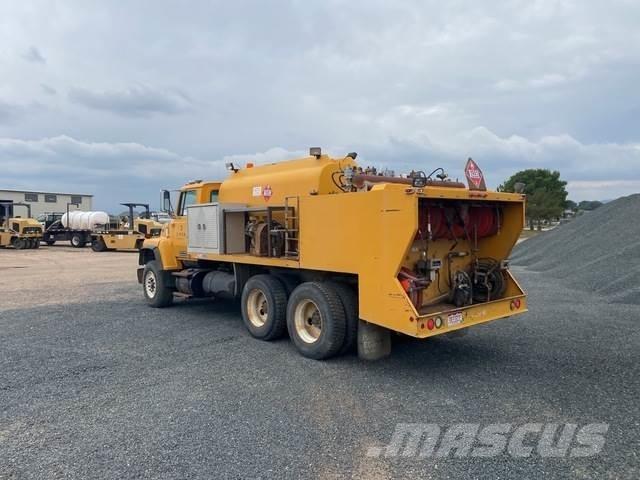Ford LNT8000 Autocisterna