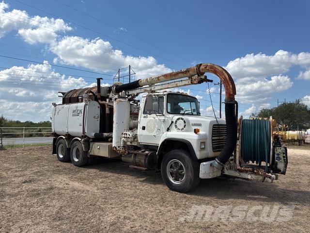 Ford LNT8000F Kāpurķēžu ekskavatori