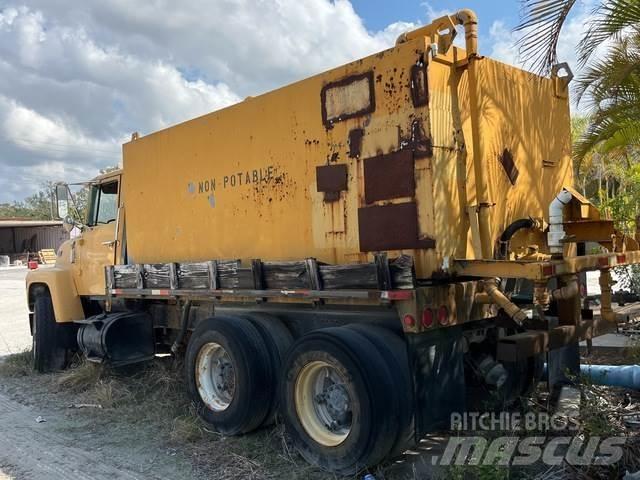 Ford LT8000 Ūdens mašīnas