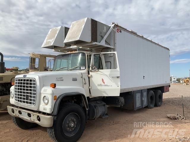 Ford LT8000 Preču pārvadāšanas furgoni