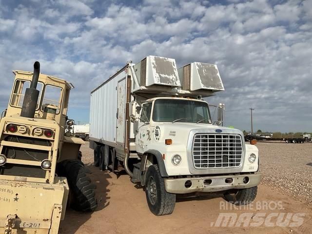 Ford LT8000 Preču pārvadāšanas furgoni