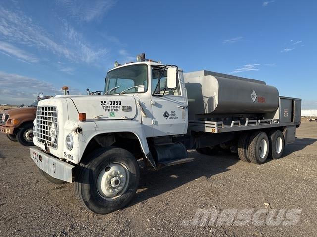 Ford LT8000 Autocisterna