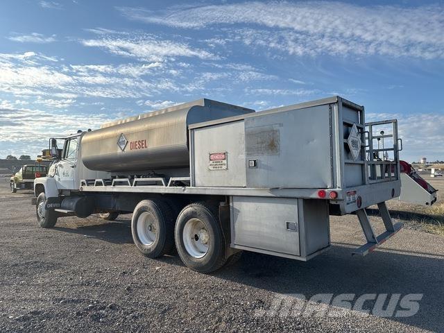 Ford LT8000 Autocisterna