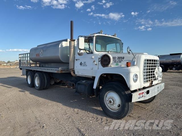 Ford LT8000 Autocisterna