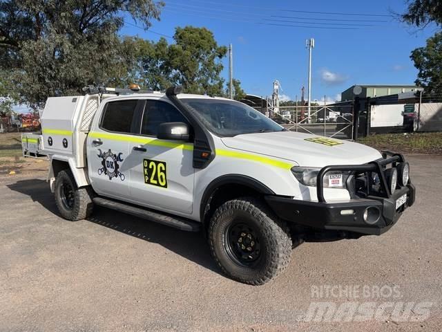 Ford Ranger Vieglais kravas automobilis/izkraušana no sāniem