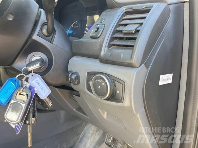 Ford Ranger Vieglais kravas automobilis/izkraušana no sāniem